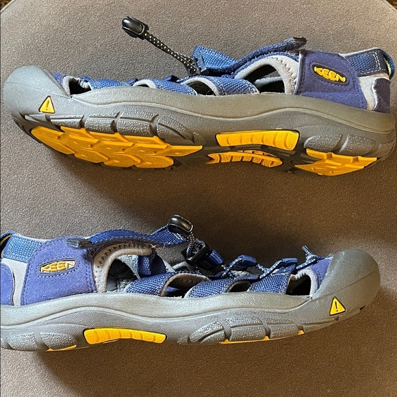 Keen Newport H2 Mens 7 Waterproof Sandals Hiking Outdoors - Picture 9 of 10